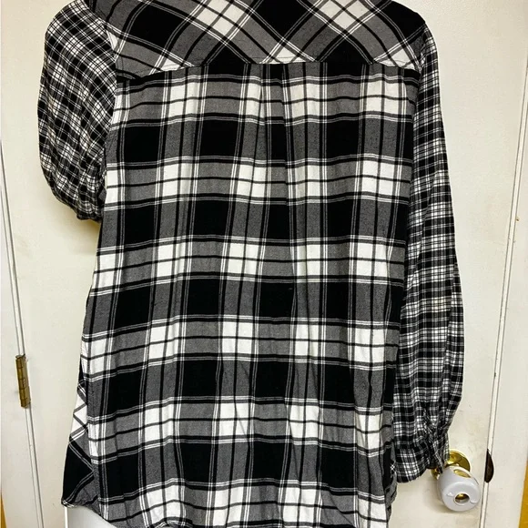 Maurices Monochrome Plaid Shirt - Picture 2 of 4
